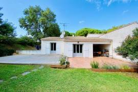 Magnificent Villa with Studio and Land