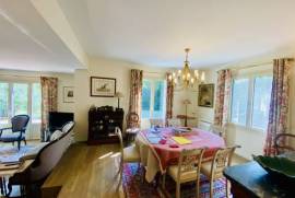 Magnificent Villa with Studio and Land