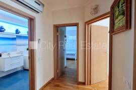 Detached house for sale in Riga district, 377.00m2