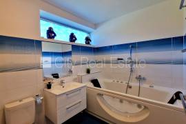 Detached house for sale in Riga district, 377.00m2