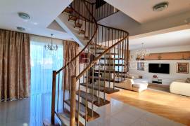 Detached house for sale in Riga district, 377.00m2