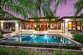 Las Golondrinas 32, Casa Luminosa: Modern Luxury Retreat Steps from Playa Bonita in Hacienda Pinilla