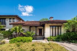 Los Malinches 6: Luxury Spanish Colonial Townhouse in Hacienda Pinilla
