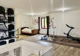 MONPAZiER: Perigourdine contemporaine avec piscine, terrain constructible.