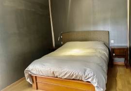 MONPAZiER: Perigourdine contemporaine avec piscine, terrain constructible.