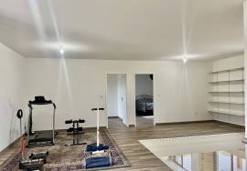 MONPAZiER: Perigourdine contemporaine avec piscine, terrain constructible.