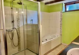 Proche Beaumont: Maison de village avec Jardin