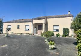 Entre Monpazier et Villereal: Jolie maison de plain-pied de 160m2 avec parc d\'un hectare