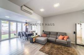 Terraced house for sale, with pool and garden in Hispanoamérica, Madrid