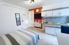 Immeuble - 3 appartements libres et meublés