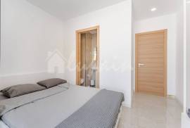 5 Bedroom Hostel In Los Cristianos LP5198