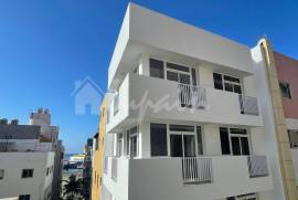 5 Bedroom Hostel In Los Cristianos LP5198