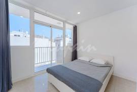 5 Bedroom Hostel In Los Cristianos LP5198