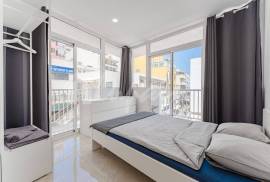 5 Bedroom Hostel In Los Cristianos LP5198