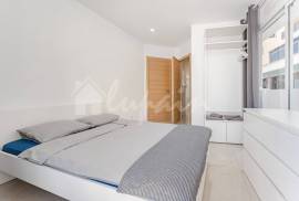 5 Bedroom Hostel In Los Cristianos LP5198