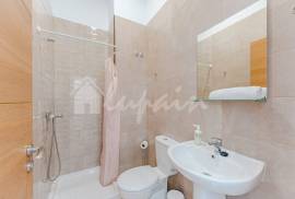5 Bedroom Hostel In Los Cristianos LP5198