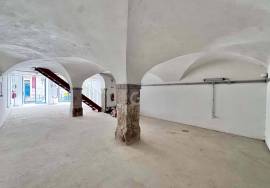 Shop in Cais-do-Sodré for rent