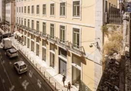 Shop in Cais-do-Sodré for rent