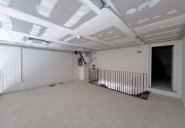 Shop in Cais-do-Sodré for rent