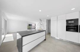 Wonderful new 3+1 bedroom villa - 190 m2 in Mexilhoeira Grande - Portimão