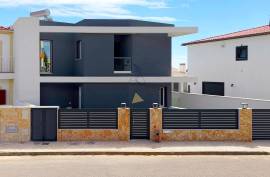 Wonderful new 3+1 bedroom villa - 190 m2 in Mexilhoeira Grande - Portimão