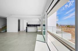 Wonderful new 3+1 bedroom villa - 190 m2 in Mexilhoeira Grande - Portimão