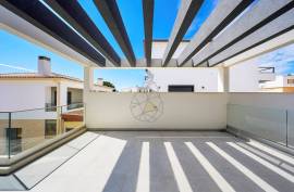 Wonderful new 3+1 bedroom villa - 190 m2 in Mexilhoeira Grande - Portimão