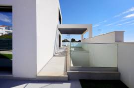 Wonderful new 3+1 bedroom villa with swimming pool - 185 m2 in Mexilhoeira Grande - Portimão