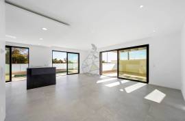Wonderful new 3+1 bedroom villa with swimming pool - 185 m2 in Mexilhoeira Grande - Portimão