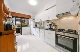 3 bedroom apartment with garage and terrace in the center of Portimão