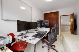 3 bedroom apartment with garage and terrace in the center of Portimão