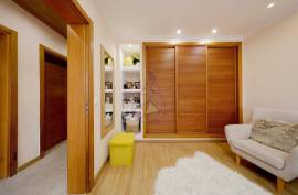 Renovated 3+1 bedroom villa for long-term rental in Alvor