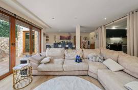 Renovated 3+1 bedroom villa for long-term rental in Alvor
