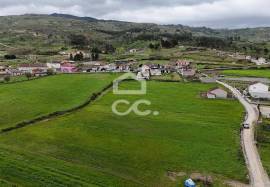 Plot of land with 1,260m2 in a quiet village — just minutes from the city
