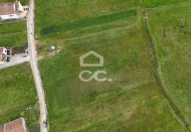Plot of land with 1,260m2 in a quiet village — just minutes from the city