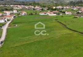 Plot of land with 1,260m2 in a quiet village — just minutes from the city