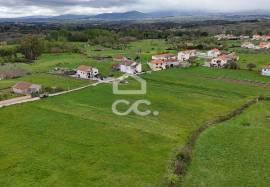 Plot of land with 1,260m2 in a quiet village — just minutes from the city