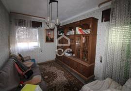 House with three floors for restoration with land on the outskirts of Chaves