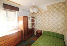 House with three floors for restoration with land on the outskirts of Chaves