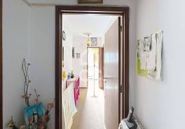 3 bedroom apartment 10 minutes from the city center