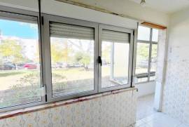 Apartamento T2 em Oeiras com Arrecadação