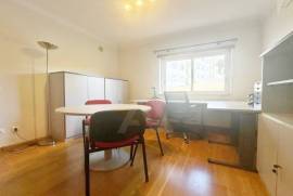 Apartamento T3 com Garagem nos Jardins da Parede