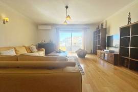 Apartamento T3 com Garagem nos Jardins da Parede