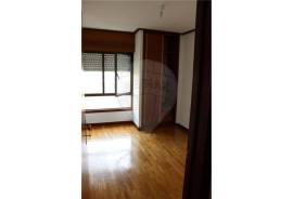 3-Room Apartment in a Very Central Location Comprising a fully equipped kitchen with laundry area, a living room with a balcony, 2 bedrooms, and a full bathroom