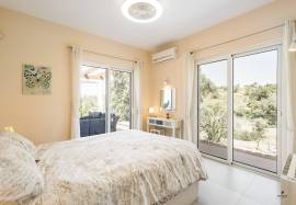 Three-bedroom villa with heated pool inserted in the Pestana Vale da Pinta Golf Resort, Carvoeiro – Algarve