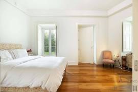 Alfama - Renovated T4 apartment with garden and parking
