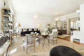Alfama - Renovated T4 apartment with garden and parking