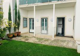 Alfama - Renovated T4 apartment with garden and parking