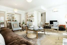 Alfama - Renovated T4 apartment with garden and parking