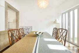 Alfama - Renovated T4 apartment with garden and parking